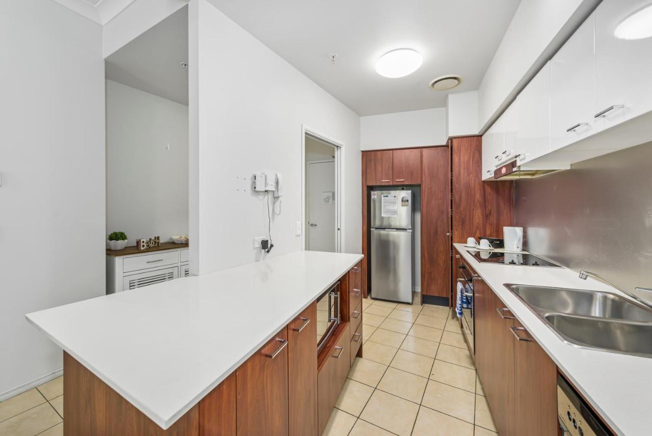 Surfers Paradise Chevron Sleeps 8 - Optimise * Gold Coast