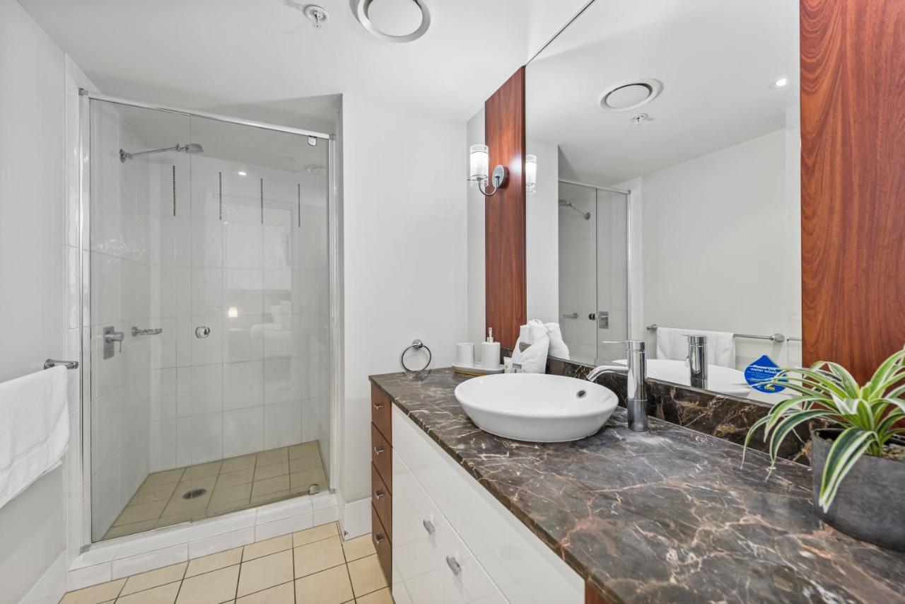 Surfers Paradise Chevron Sleeps 8 - Optimise Apartment